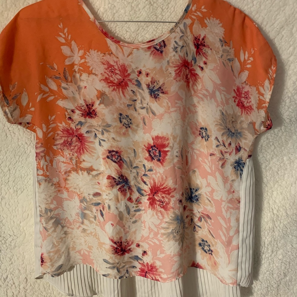 High-low floral top!